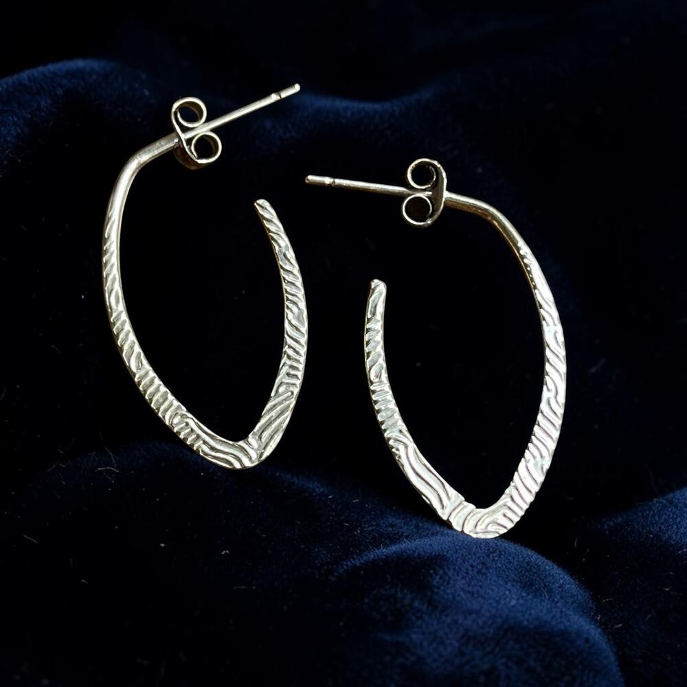 Vintage NOS Jody Coyote Earrings Oval Hoop Sterling Silver Post Retro Textured